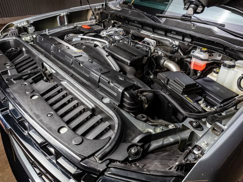 Used 2024 Chevrolet Silverado 2500 ZR2 w/ Technology Package image 40