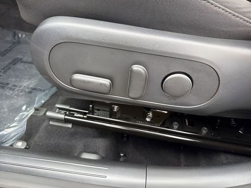 Used 2025 Hyundai Kona SEL image 10