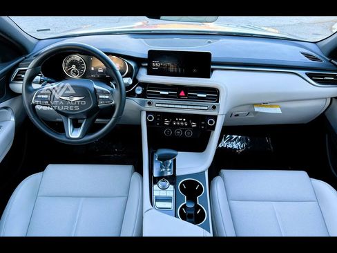 Used 2024 Genesis G70 2.5T image 14