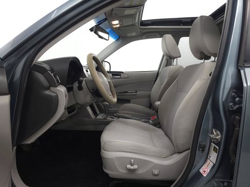 Used 2013 Subaru Forester 2.5X Premium w/ Popular Pkg 3 AWD/4WD image 4