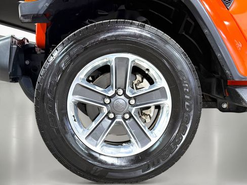 Used 2018 Jeep Wrangler Unlimited Sahara image 11