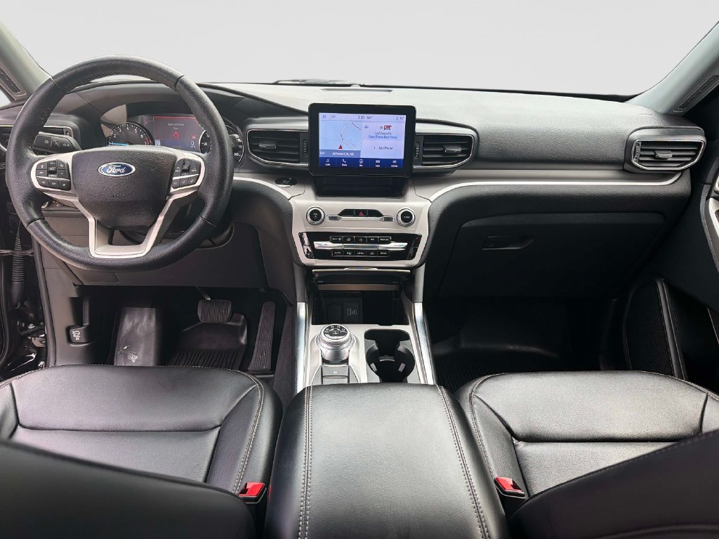 Used 2023 Ford Explorer XLT w/ Equipment Group 202A AWD/4WD image 18