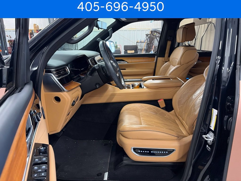 Used 2023 Jeep Grand Wagoneer Series III AWD/4WD image 4