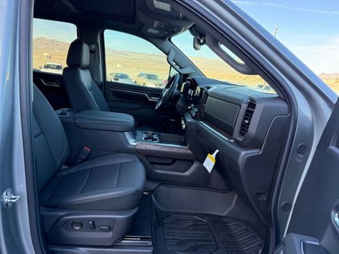 New 2026 GMC Sierra 2500 SLT image 12