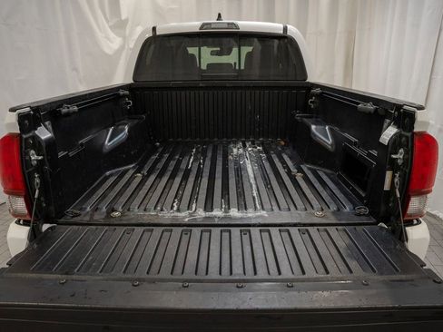 Used 2022 Toyota Tacoma SR5 image 5