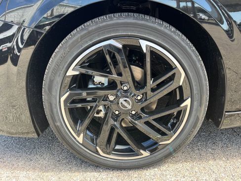 New 2026 Nissan Sentra SR w/ SR Premium Package FWD image 9