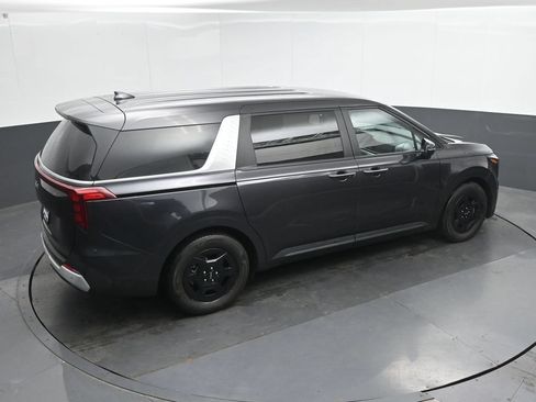 Used 2025 Kia Carnival FWD image 34