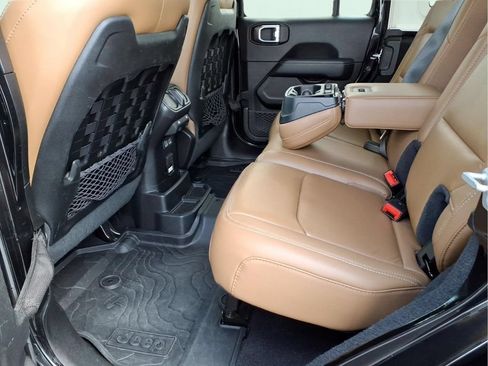 Used 2020 Jeep Wrangler Unlimited Rubicon AWD/4WD image 16