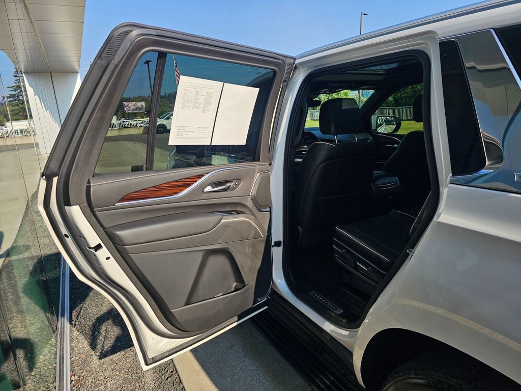 Used 2021 Cadillac Escalade Premium Luxury w/ Driver Assist Tech Package AWD/4WD image 16