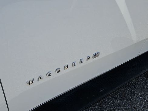 Used 2024 Jeep Wagoneer 4WD w/ Convenience Group I image 11