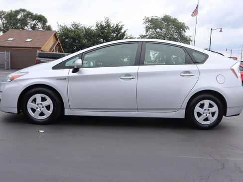 Used 2011 Toyota Prius Three w/ Navigation Pkg FWD image 2