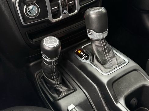 Used 2021 Jeep Wrangler Unlimited Sahara w/ Cold Weather Group AWD/4WD image 20