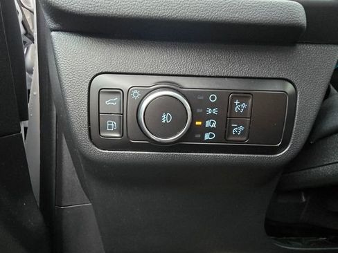 Used 2023 Ford Escape SE image 24