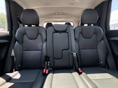 Used 2024 Volvo XC90 B5 Core AWD/4WD image 34