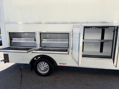Used 2024 Ford Transit 350 RWD image 34