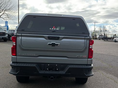 Used 2024 Chevrolet Silverado 1500 ZR2 w/ Technology Package image 6