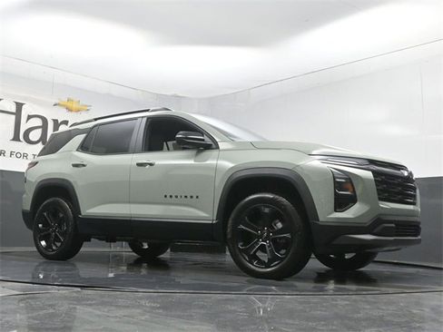 New 2026 Chevrolet Equinox LT w/ Convenience Package II image 2