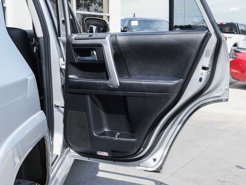 Used 2022 Toyota 4Runner TRD Sport AWD/4WD image 40