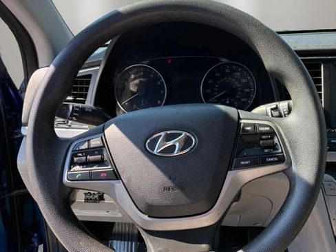 Used 2017 Hyundai Elantra SE image 10