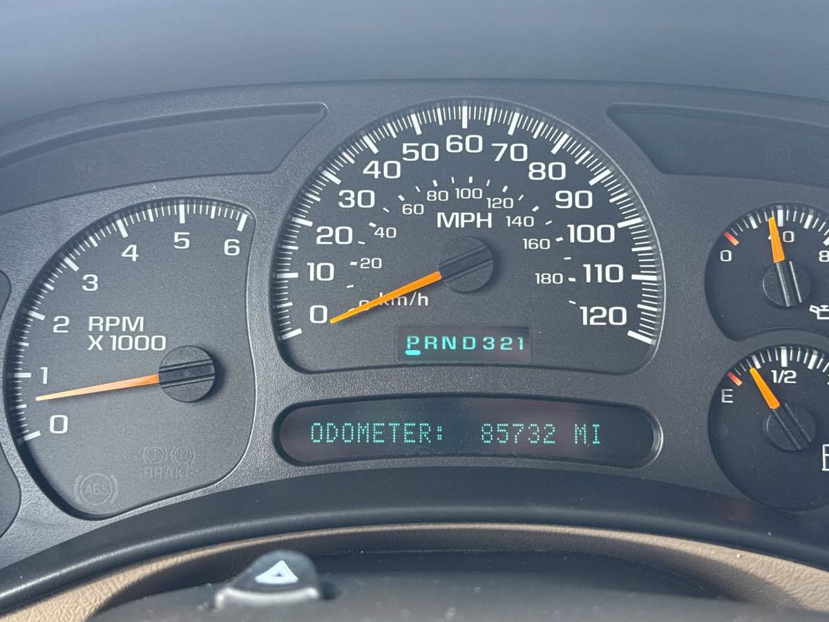 Used 2003 Chevrolet Silverado 2500 LT AWD/4WD image 25