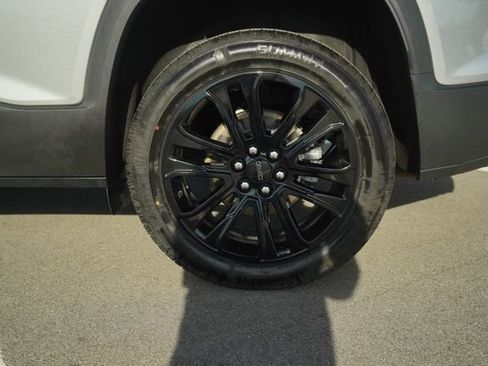 Used 2023 GMC Acadia SLE w/ Driver Convenience Package image 41