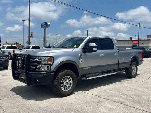 Used 2022 Ford F350 Lariat w/ Chrome Package AWD/4WD image 3