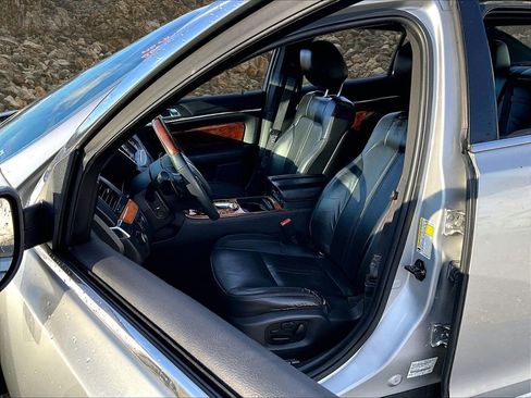 Used 2013 Lincoln MKS AWD image 22