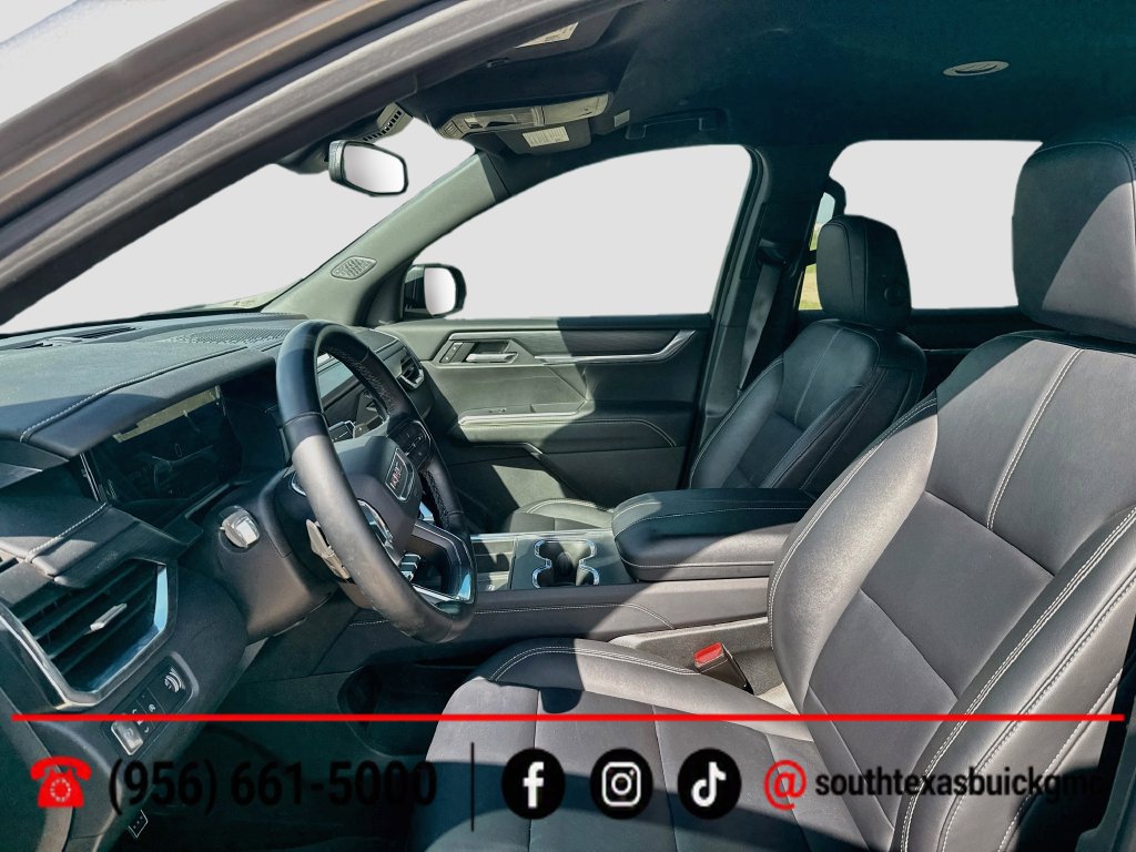 Used 2025 GMC Acadia Elevation w/ Elevation Premium Package FWD image 12