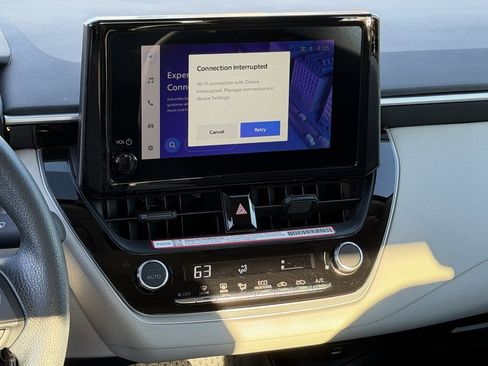 Used 2025 Toyota Corolla LE image 18