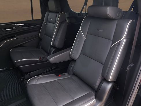 Used 2024 Cadillac Escalade ESV Sport w/ LPO, ONYX Package image 25