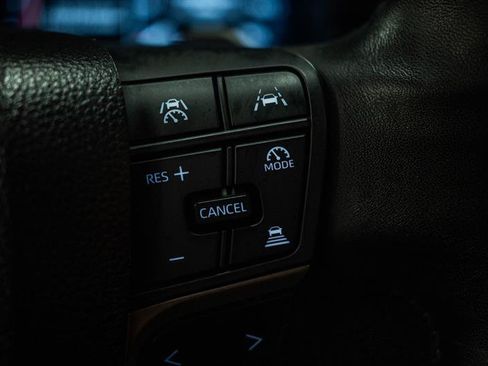 Used 2025 Toyota Camry XSE FWD image 19