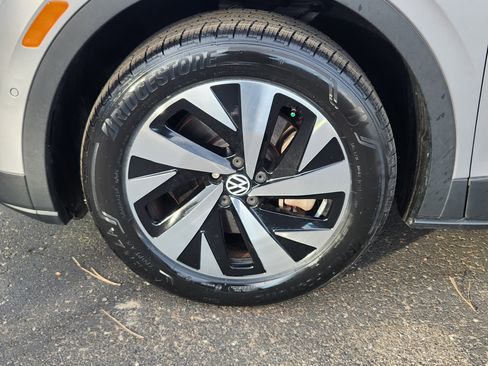 Used 2023 Volkswagen ID.4 Pro image 21