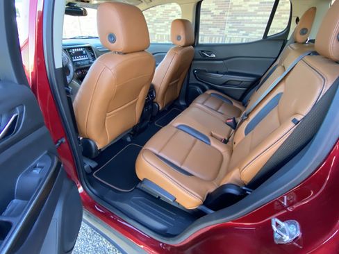 Used 2019 GMC Acadia SLT image 16