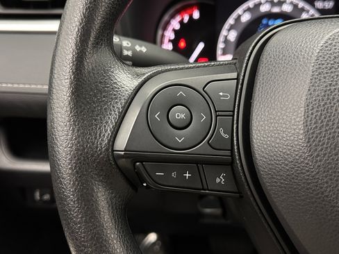 Used 2025 Toyota RAV4 XLE image 21