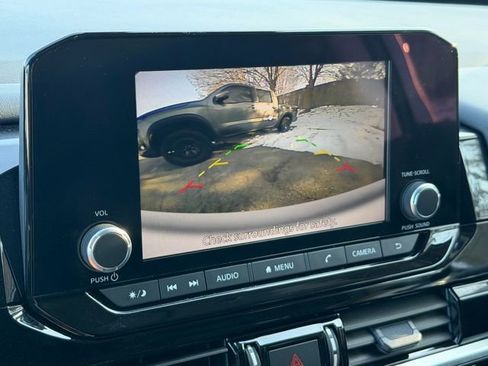 Used 2025 Nissan Pathfinder SV image 47