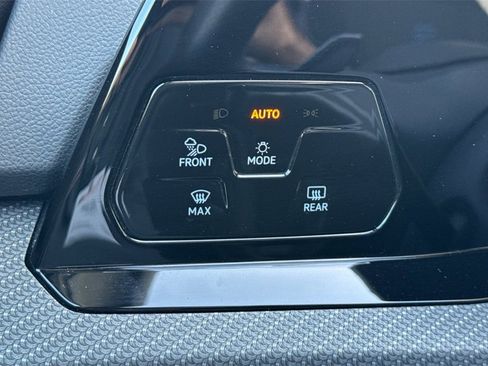 Used 2024 Volkswagen Golf R image 33