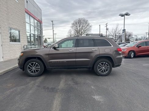 Used 2017 Jeep Grand Cherokee Limited image 3