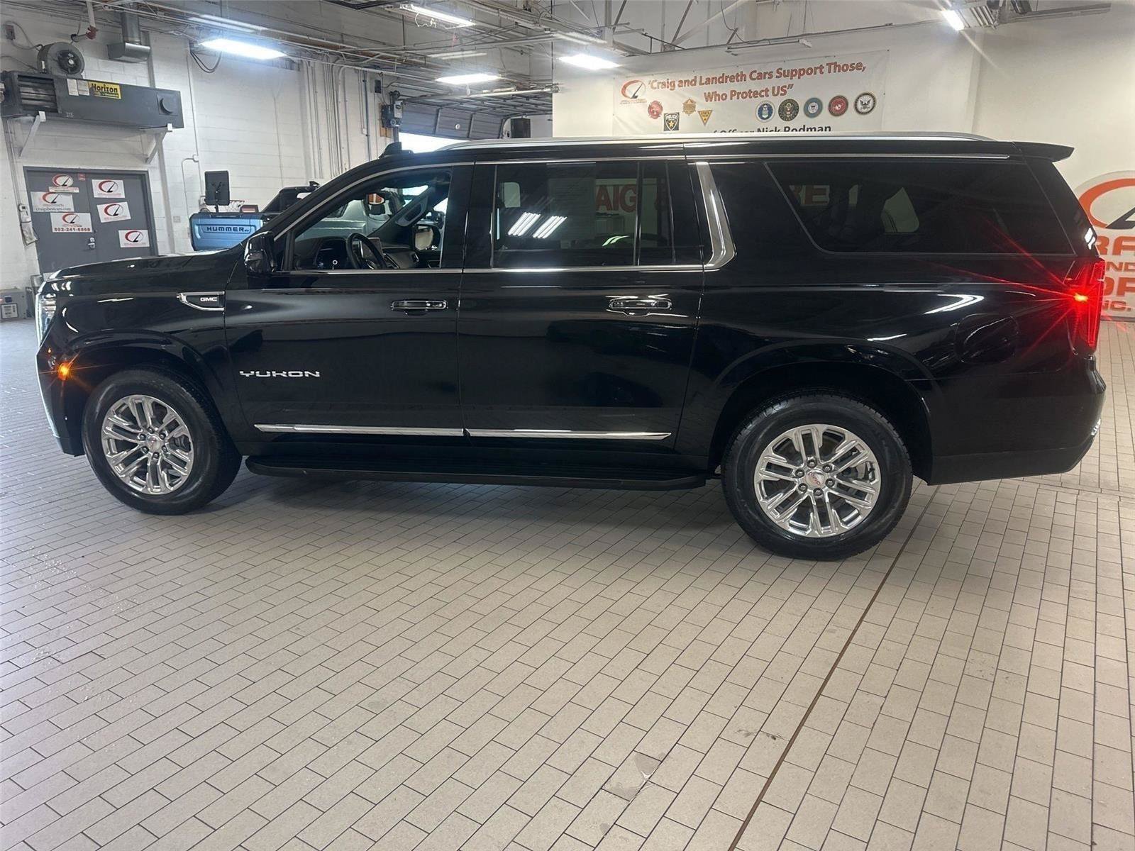 Used 2023 GMC Yukon XL SLT w/ SLT Premium Package AWD/4WD image 6