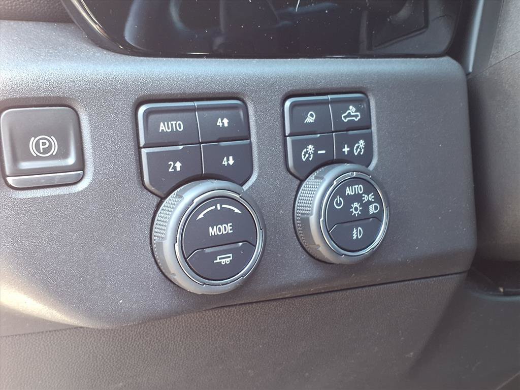 Certified 2023 Chevrolet Silverado 1500 LTZ AWD/4WD image 19