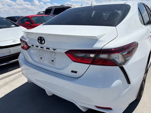 Used 2023 Toyota Camry SE FWD image 4