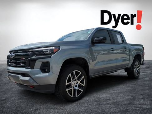 Used 2024 Chevrolet Colorado Z71 w/ Z71 Convenience Package 2 AWD/4WD image 8