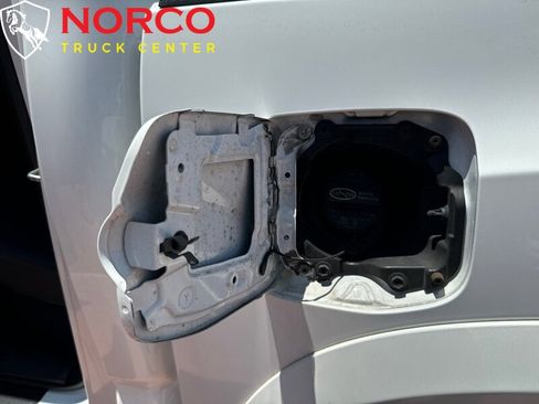 Used 2018 Toyota Tacoma TRD Sport w/ Technology Package image 16