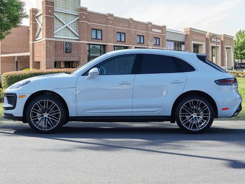 Used 2024 Porsche Macan image 8