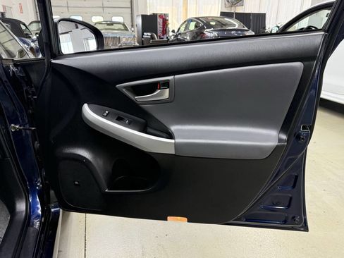 Used 2015 Toyota Prius Four image 16