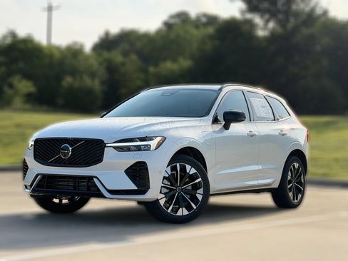 New 2026 Volvo XC60 T8 Plus w/ Climate Package AWD/4WD image 2