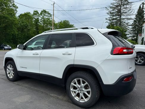 Used 2016 Jeep Cherokee Latitude w/ Comfort/Convenience Group AWD/4WD image 4