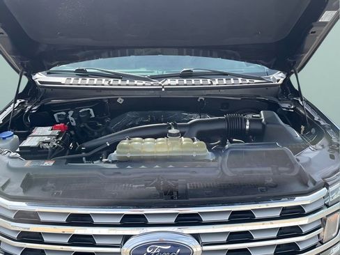Used 2021 Ford Expedition Limited AWD/4WD image 21