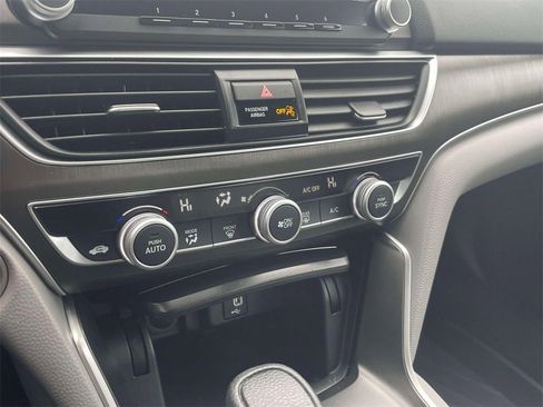 Used 2019 Honda Accord LX image 27