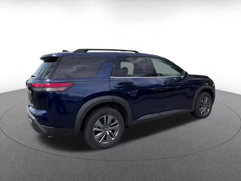 Used 2025 Nissan Pathfinder SV AWD/4WD image 15
