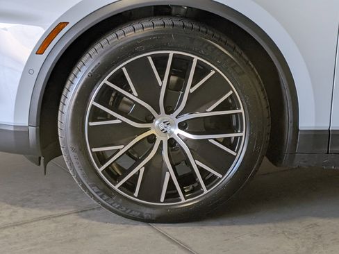 New 2026 Porsche Macan 4 Electric AWD/4WD image 15